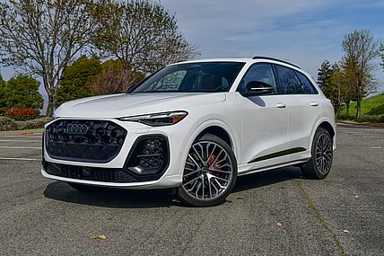 The Front Quarter End Of The 2025 Audi Sq5 Prestige