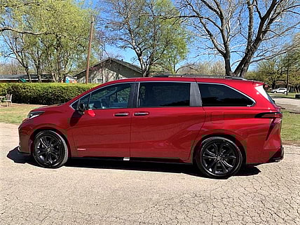 2021 Toyota Sienna Xse: There'S Nothing Mini About This Minivan
