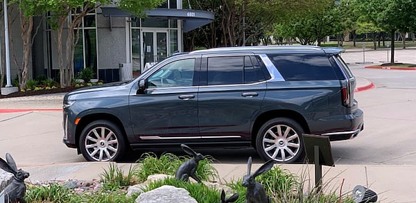 USED: 2021 Cadillac Escalade 4WD Platinum: Where Luxury Meets Self-Care on the Road 2 Cadillac Escalade Platinum