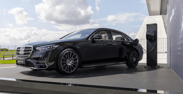 Peek into the Future of Mercedes-Benz: The New Mercedes-Benz S Class Super Luxe Sedan Leads The Way 1 Mercedes-Benz S-Class