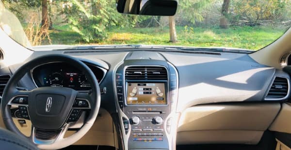A Girls Guide To Cars | Lincoln: Nautilus Versus Corsair, Take Your Pick - Nautilus Featured