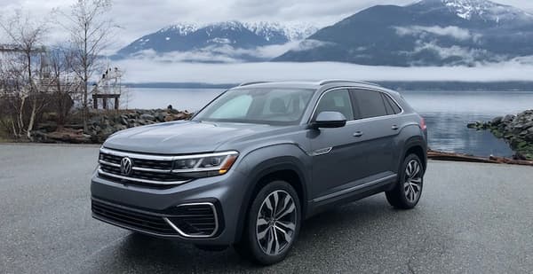 The First Ever VW Atlas Cross Sport Is Sleeker and Sportier Than it's Bigger Sister 2 Vw Atlas Cross Sport