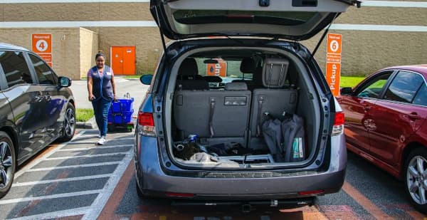A Girls Guide To Cars | 9 Of The Best In-Car Organizers To Keep Your Family Tidy - Mick Haupt Hwkl6Xh 6Ag Unsplash 1