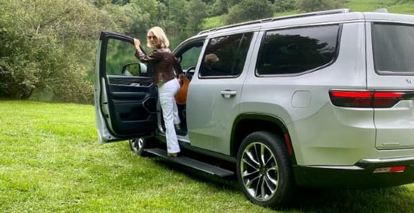 Jeep Grand Wagoneer