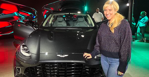 Laura Schwab Aston Martin Dbx