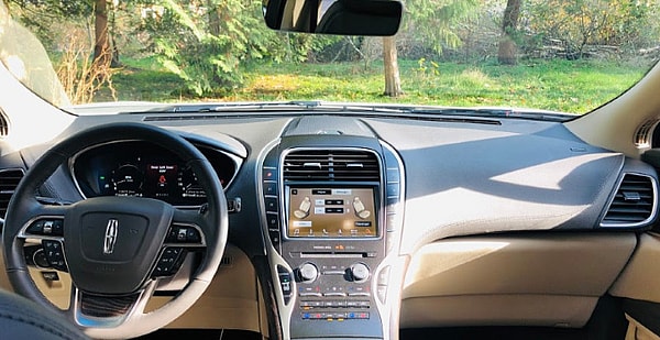 A Girls Guide To Cars | Lincoln: Nautilus Versus Corsair, Take Your Pick - Nautilus Featured