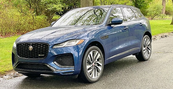Who Says a Luxury SUV Can't Also Be A Sports Car? Why You'll Love the 2021 Jaguar F-PACE 2 Jaguar F-Pace Luxury Suv