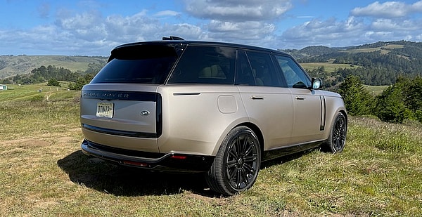 The 2022 Range Rover: Unboxing a Classic (And Spoiler Alert- It's Also a 3 Row SUV!) 2 2022 Range Rover Featured Image. Photo: Sara Lacey