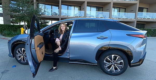 Featured Image Lexus Rz