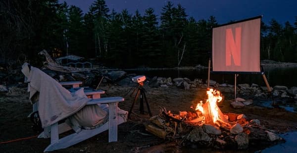 Best Movies to Watch on a Road Trip 1 Movie Night Featured Image