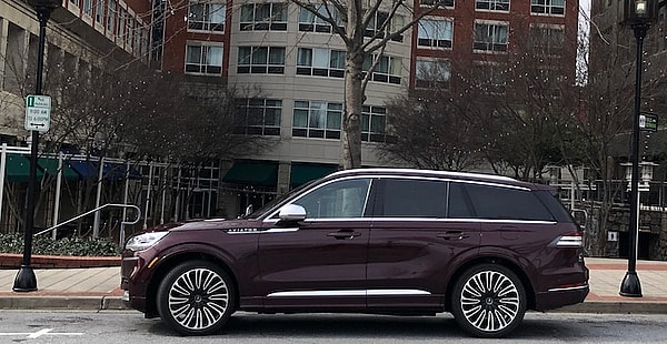 Lincoln Aviator Luxury 3 Row Suv