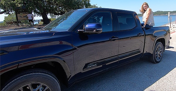 2022 Toyota Tundra Road Test: She’s Pretty, But Can She Do the Job? 2 Toyota Tundra Featured Image