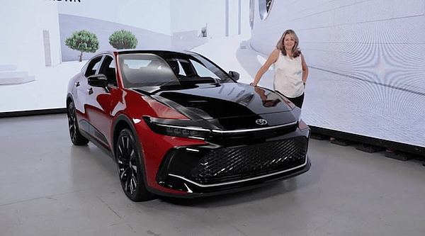 2023 Toyota Crown: When Luxury Means Electric, Performance and … a Crossover? 2 2023 Toyota Crown