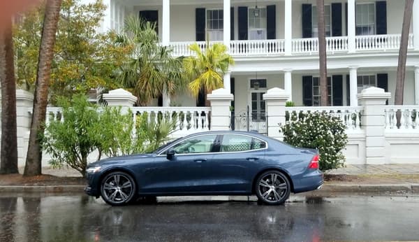 2019 Volvo S60:The Luxury Sedan That Offers More Than Just Posh Comforts 1 2019 Volvo S60 Sedan Review: A Luxury Sedan Car For Road Tripping