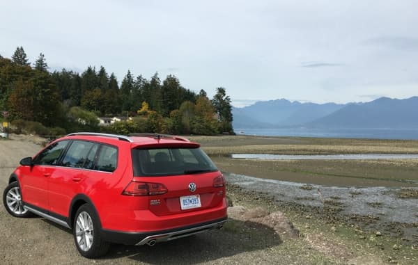 Volkswagen-Golf-Alltrack-She-Buys-Cars