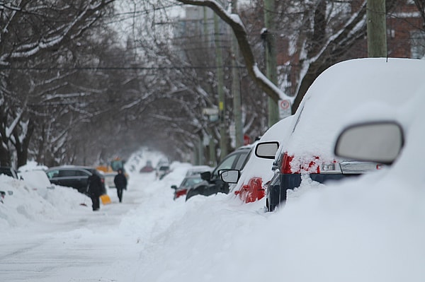 Winter Driving Tips: Staying Safe on the Road 2 Winter-Driving-Tips-Emergency Winter-Kit-A-Girls-Guide-To-Cars