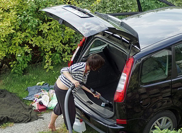 Spring Cleaning: There's Sanity in a Clean Car 2 Woman Cleaning To Konmari Your Car