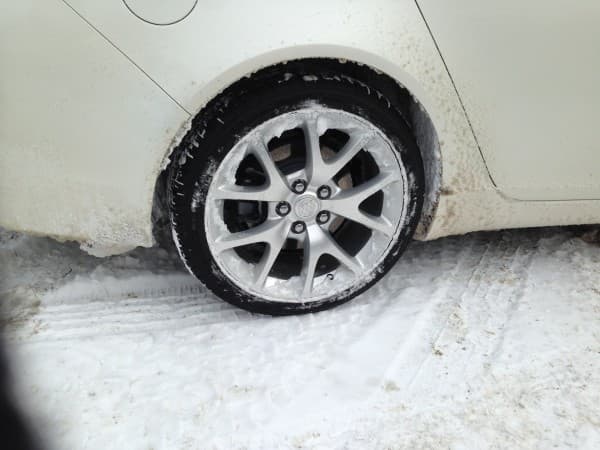 Driving On Snow And Ice: How To Have Fun And Not Get Stuck 4 Driving On Snow