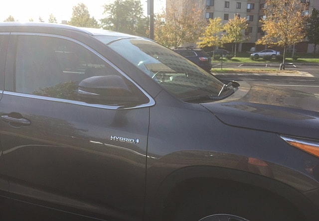 A Girls Guide To Cars | Going Green: Big 2015 Toyota Highlander Hybrid Makes A Small Imprint - Hybrid