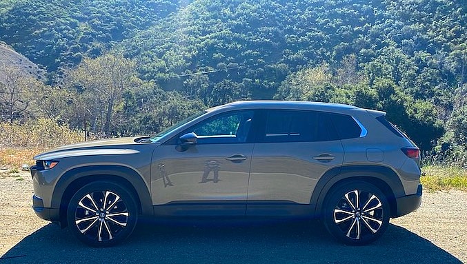 The Mazda Cx-50 Photo Teia Collier