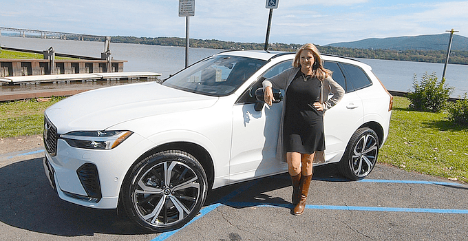 The Volvo Xc 60 Is One Of The Best Cars For A Great Pet Travel Experience 