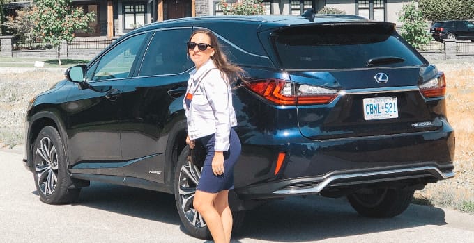 Lexus RX450hL on the go