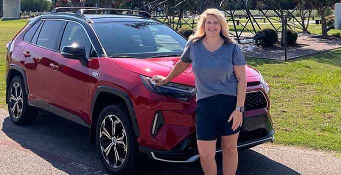 A Girls Guide To Cars | 5 Features That Make The Toyota Rav4 Prime Xse A Great Car For Daily Life - Rav4Feature