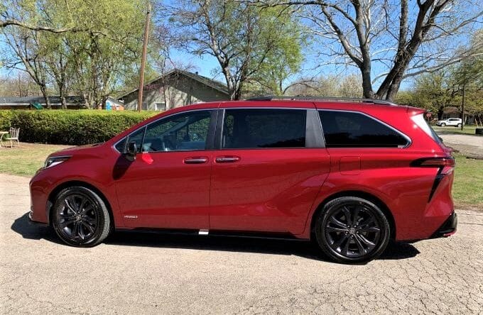 2021 Toyota Sienna Xse: There'S Nothing Mini About This Minivan