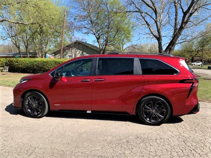 2021 Toyota Sienna Xse: There'S Nothing Mini About This Minivan