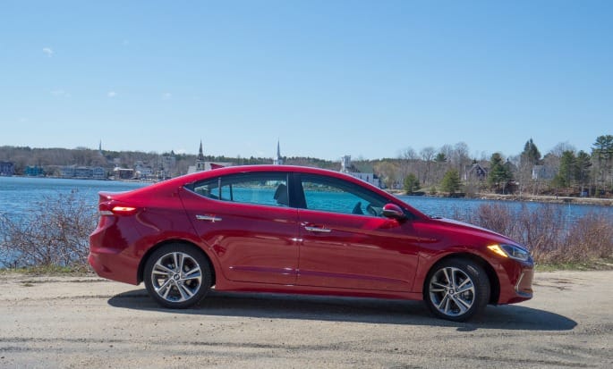 Check Out The 2017 Hyundai Elantra Limited, It'S Not Too Big, Not Too Small, It'S Just Right - Agirlsguidetocars