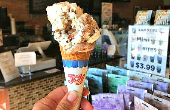 Who serves the best ice cream in the Midwest? We road trip with Kia to find out! 2 Best Ice Cream Road Trip