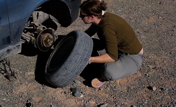 Changing A Flat Tire Photo: Alicia Nijdam