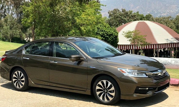 2017 Honda Accord Sedan Hybrid Touring Model: Green Luxury