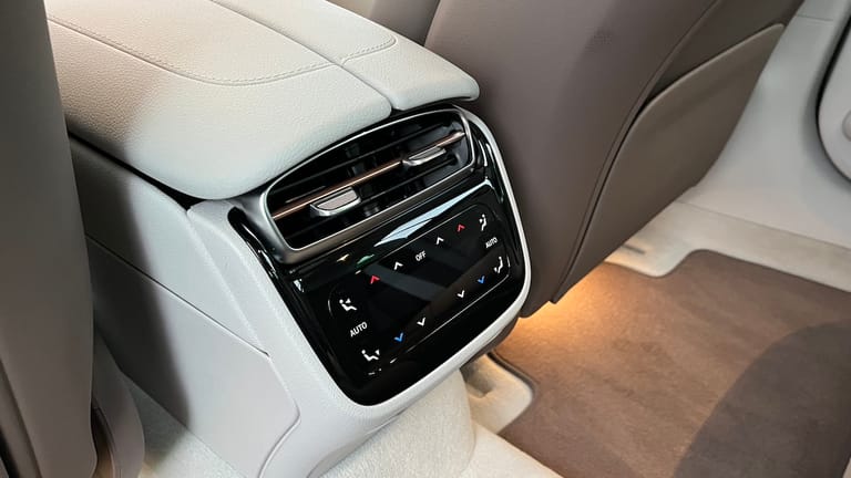 Mercedes-Benz Eqe Sedan Rear Climate Controls. Photo: Sara Lacey