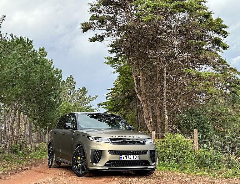 What the Cars of 'Your Friends & Neighbors' Say About Its Rich and Regretful Characters 8 Range Rover Sport Sv
