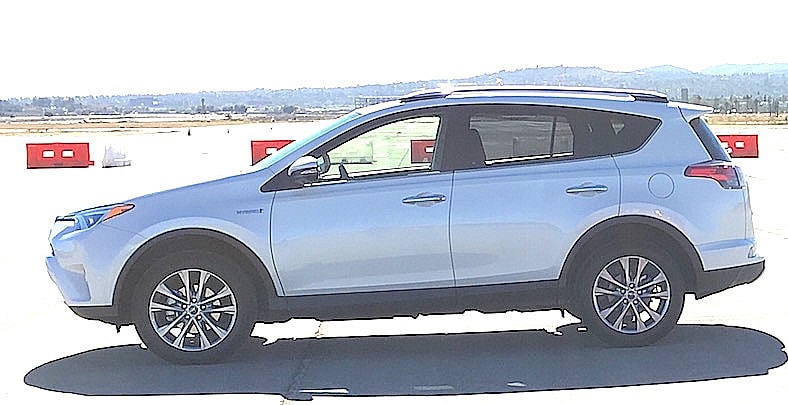 2016 Toyota RAV4 Hybrid: A Popular SUV Revamped for MPG and Luxury 2 A Girls Guide To Cars | 2016 Toyota Rav4 Hybrid: A Popular Suv Revamped For Mpg And Luxury - 2016 Rav4