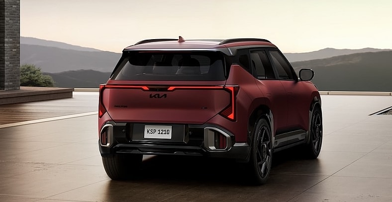 The Rear End Of The 2027 Kia Seltos X-Line Shows Bold New Lines
