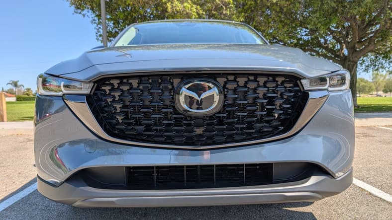The Blacked-Out Grille Of The Mazda Cx-5 Carbon Edition
