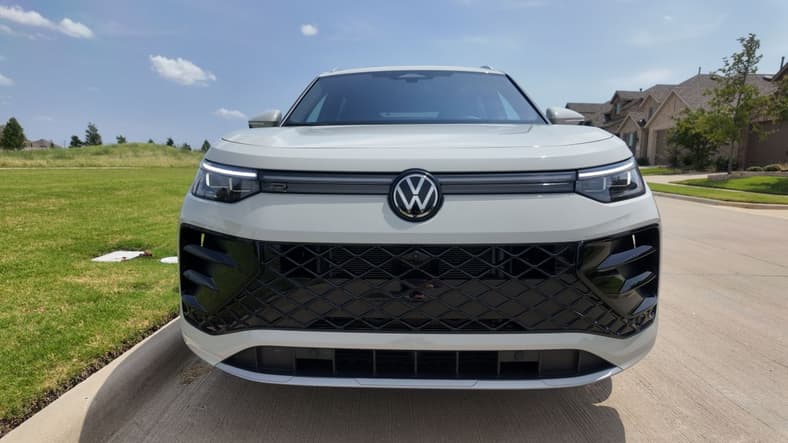 The Front End Of The 2025 Vw Tiguan