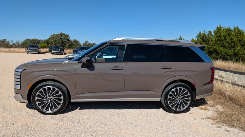 The Side Profile Of The 2026 Hyundai Palisade Hybrid