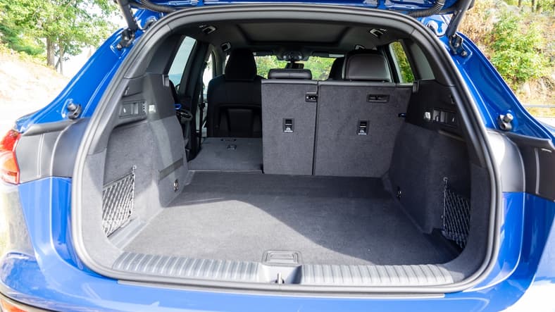 A Girls Guide To Cars | The 2025 Audi Sq6 E-Tron Is A Wolf In Sheep'S Clothing—And That'S A Good Thing - 2025 Audi Sq6 E Tron 31
