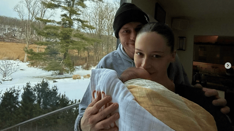 Elsie Hewitt And Pete Davidson With Daughter Scottie