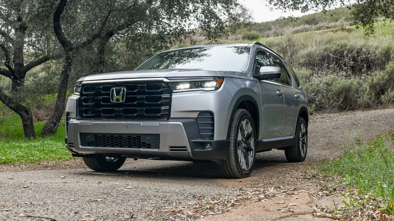 Think You Don't Need AWD or 4WD? These 7 Reasons Might Change Your Mind. 2 The Front Quarter End Of The 2026 Honda Pilot Elite