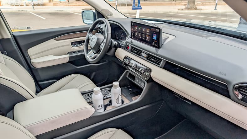 The 2026 Honda Pilot Was Upgraded and Polished, and Changed My Mind About 3 Row SUVs 4 The Interior Layout Of The 2026 Honda Pilot Elite