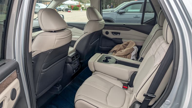 The 2026 Honda Pilot Was Upgraded and Polished, and Changed My Mind About 3 Row SUVs 5 The Second Row Seats Of The 2026 Honda Pilot Elite