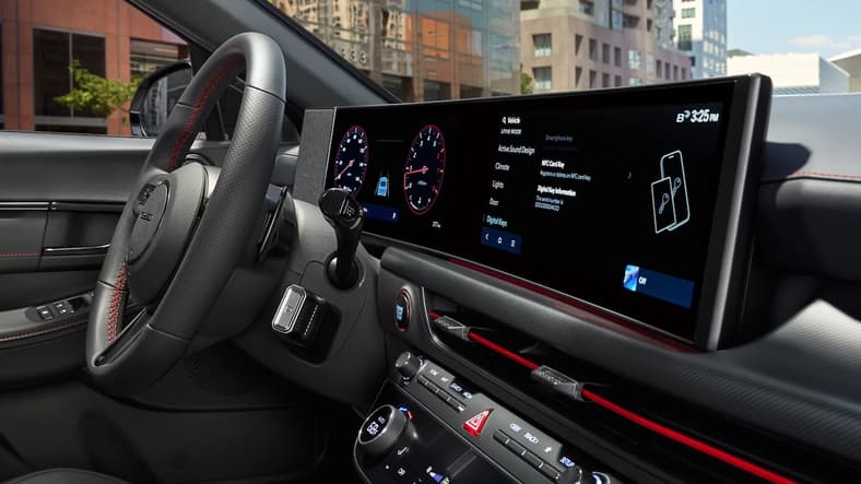 The 2026 Hyundai Sonata Hybrid Pampered This Die-Hard Truck Girl With Its Affordable Charm 7 2026 Hyundai Sonata Hybrid Dash
