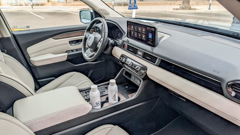 The 2026 Honda Pilot Was Upgraded and Polished, and Changed My Mind About 3 Row SUVs 5 The Interior Layout Of The 2026 Honda Pilot Elite