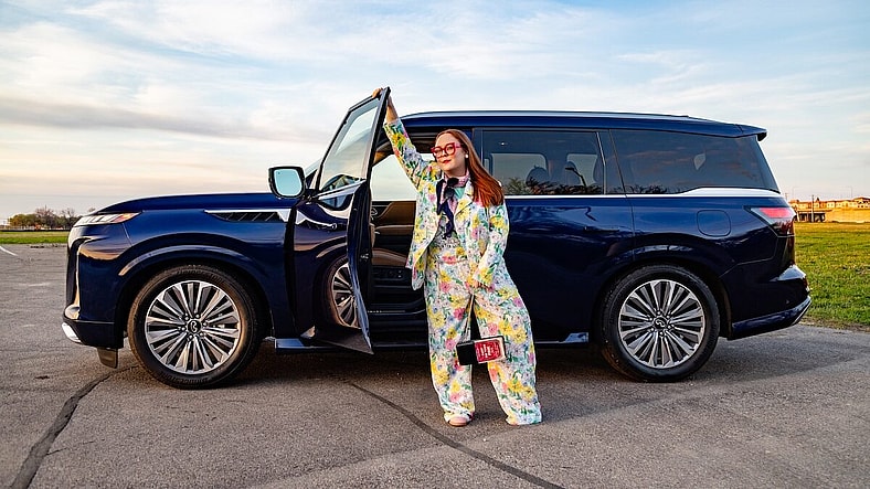 Mom Life Is Sporty And Elegant In The Infiniti Qx80