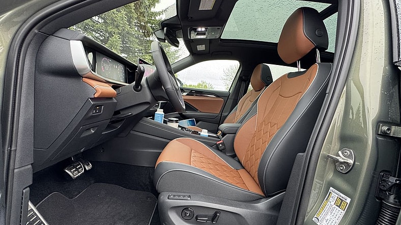 The Interior Of The Vw Tiguan Sel R Line