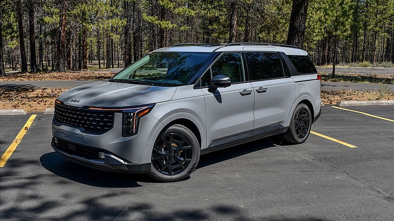 The Side Of The Kia Carnival Minivan